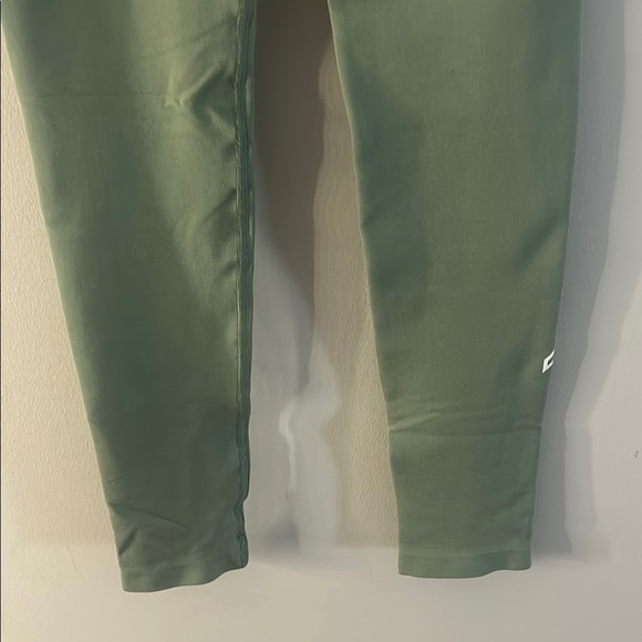 Oner Active Green Leggings for Versatile Comfort nwot - Picture 3 of 5